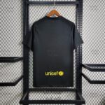 لباس کلاسیک بارسلونا 2011-2012 (دوم) - Image 3