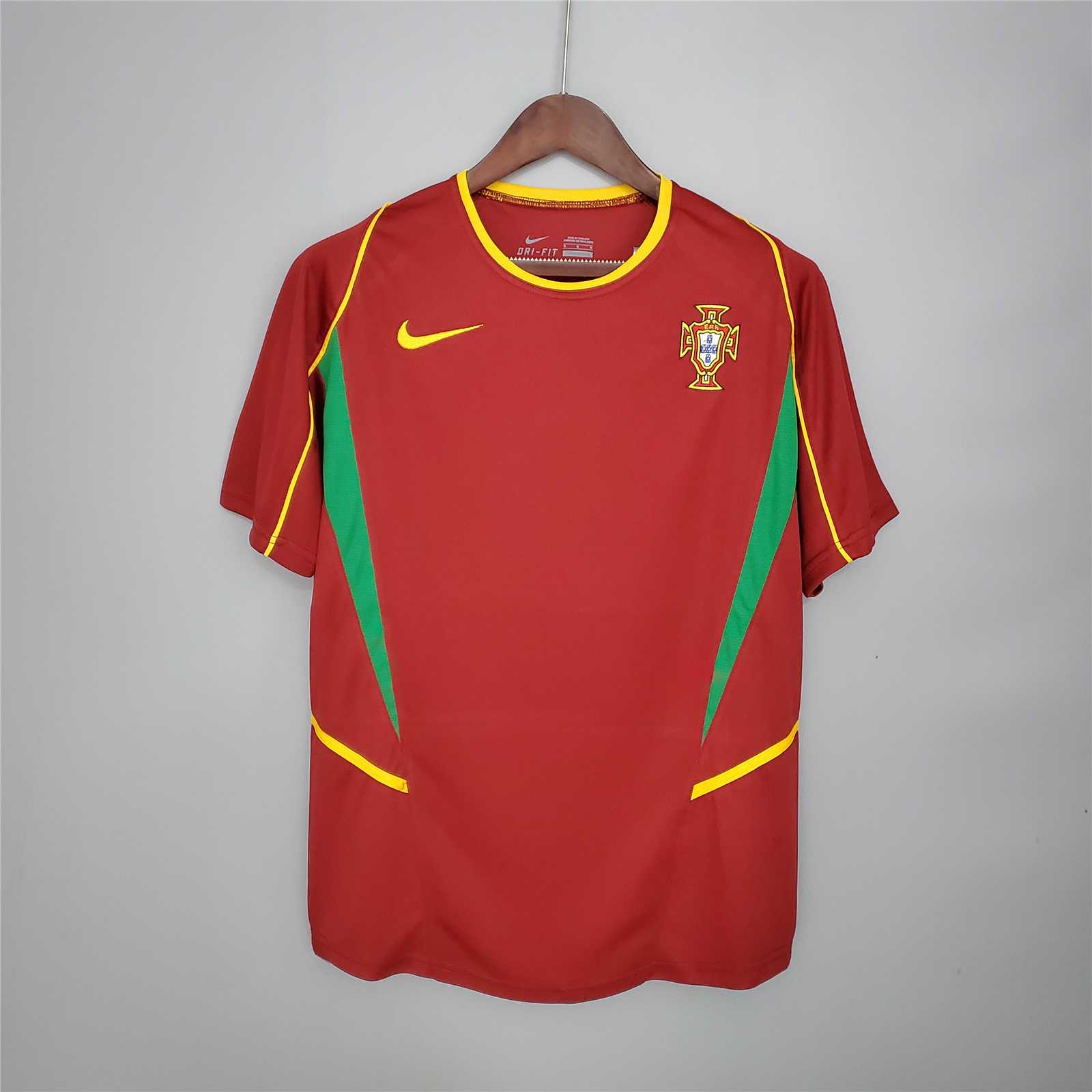 لباس-کلاسیک-پرتغال-2002-14t5 لباس کلاسیک پرتغال 2002 (اول) - Image 1
