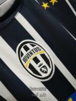 لباس کلاسیک یوونتوس 2005-2004 (سوم) - Image 5