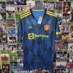 لباس کلاسیک منچستر یونایتد 2021-2022 (دوم) - Image 7