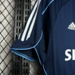 لباس کلاسیک رئال مادرید 2006-2005 (دوم) - Image 9