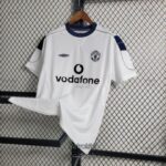 لباس کلاسیک منچستریونایتد 2001-2000 (دوم) - Image 4