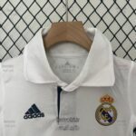 لباس کلاسیک بچه گانه رئال مادرید 2017-2016 (اول) - Image 3
