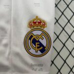 لباس کلاسیک بچه گانه رئال مادرید 2017-2016 (اول) - Image 5