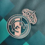 لباس کلاسیک رئال مادرید 2018-2017 (سوم) - Image 12