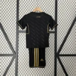 لباس کلاسیک بچه گانه رئال مادرید 2012_2011 (دوم) - Image 2