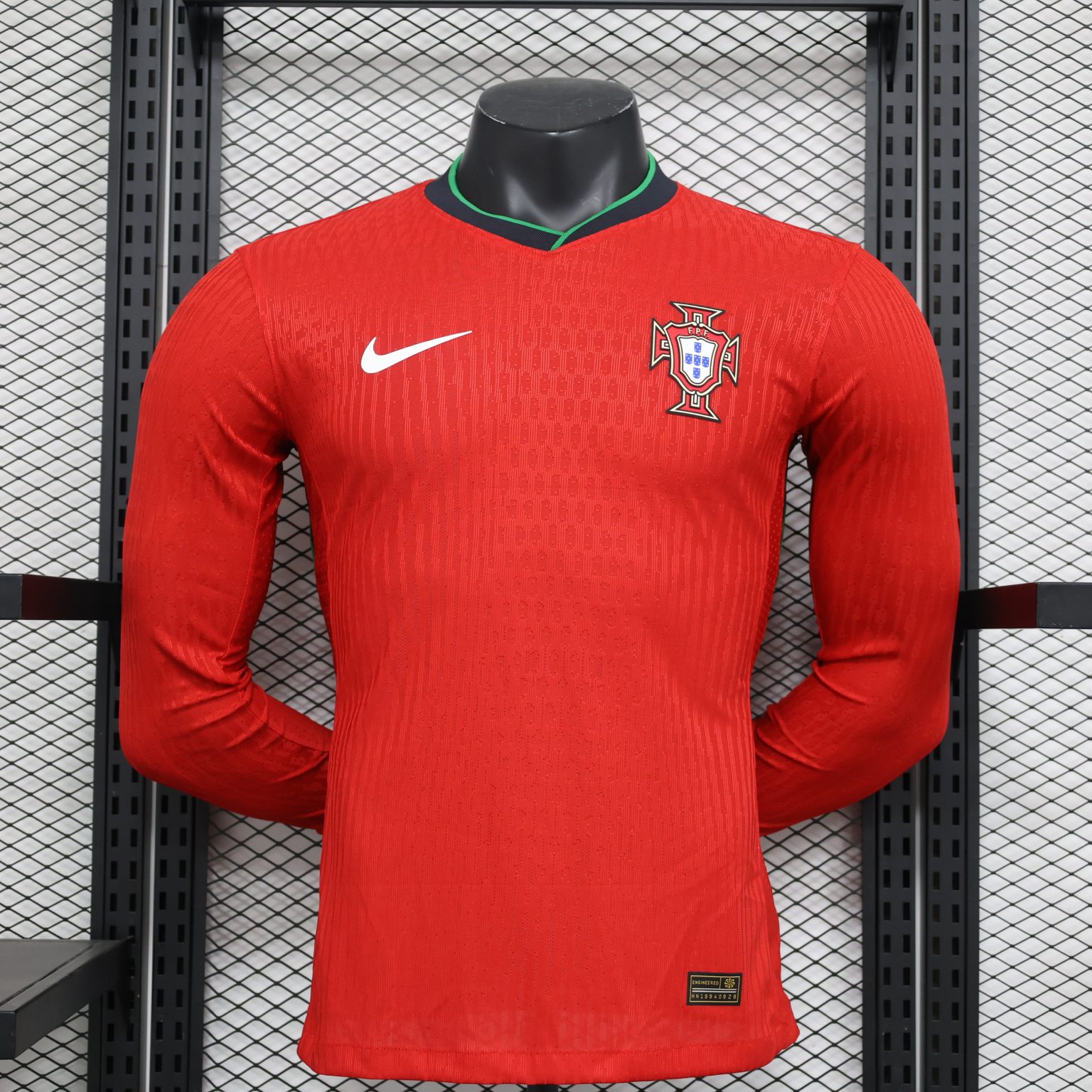 لباس-پرتغال-یورو-2024-اول آستین بلند لباس پرتغال یورو 2024 (اول-آستین بلند-player version) - Image 1