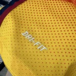 لباس کلاسیک بارسلونا 2013_2012 (دوم) - Image 8