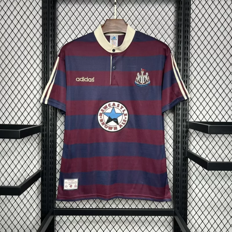 لباس کلاسیک نیوکاسل 1996_1995 (دوم) - Image 1