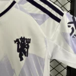 لباس بچه گانه منچستر یونایتد ۲۰26-۲۰25 (دوم) - Image 3